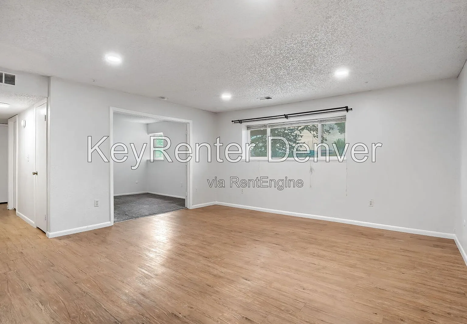 3 bed, 2.0 bath, 1100 sqft, $1,800 — Photo 4
