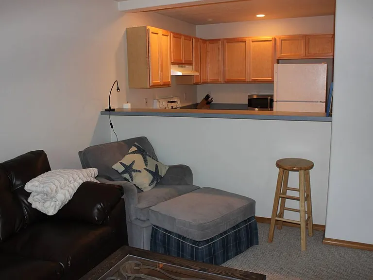 413 Maxs Pl — Photo 4