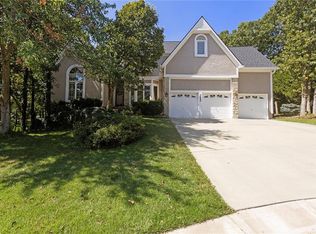 7560 Eicher Dr, Shawnee, KS 66217