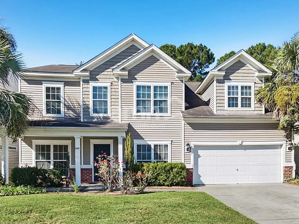 503 Sparkleberry Ln