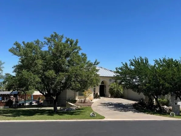 303 Left Ln, Horseshoe Bay, TX 78657