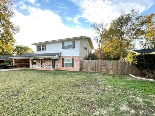 1002 Harling Ln, Natchitoches, LA 71457