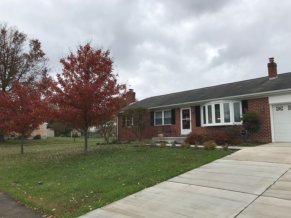 1st image of 709 Burnside Dr