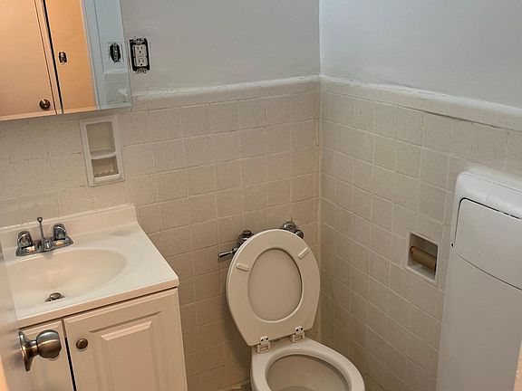 2nd image of 3825 Parsons Blvd APT 7H