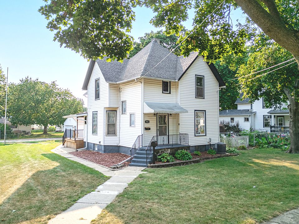 1st image of 904 Kishwaukee St