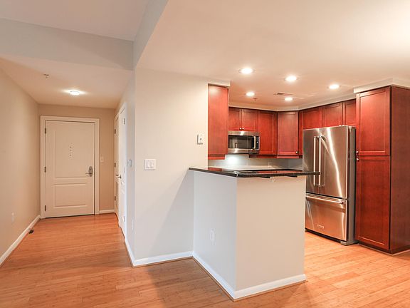 Foyer/Kitchen