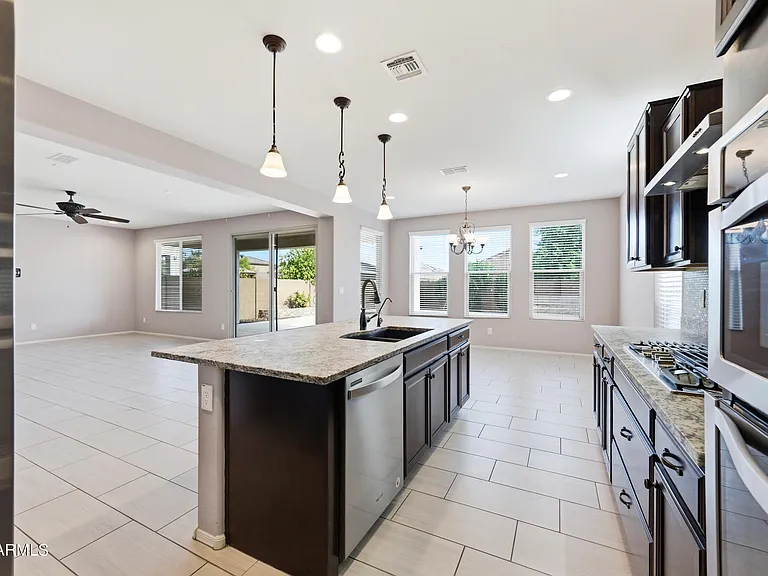 9559 W Fallen Leaf Ln — Photo 10