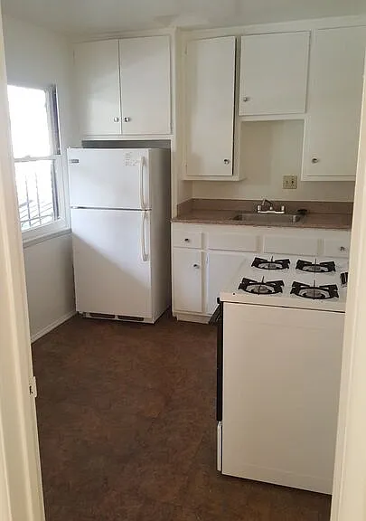 939 N Stanley Ave #4 — Photo 3