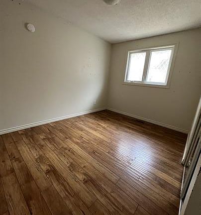 5th image of 104 Nagel Cres #1