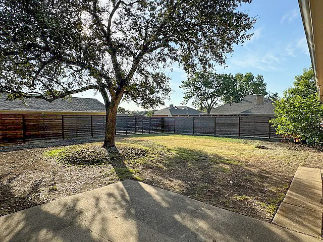 1946 Kensington Dr — Photo 23