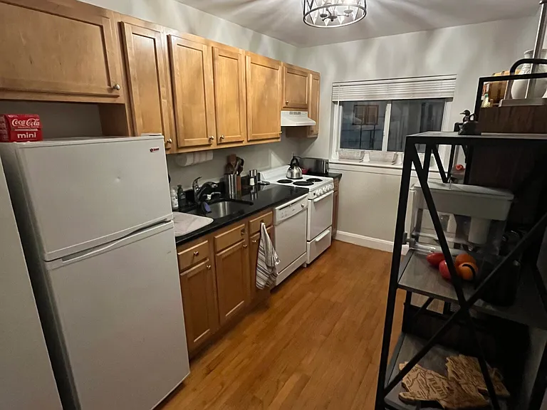 61 Selkirk Rd #4 — Photo 9