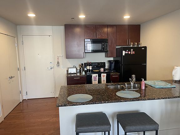 5th image of 129 N Washington Ave APT 401