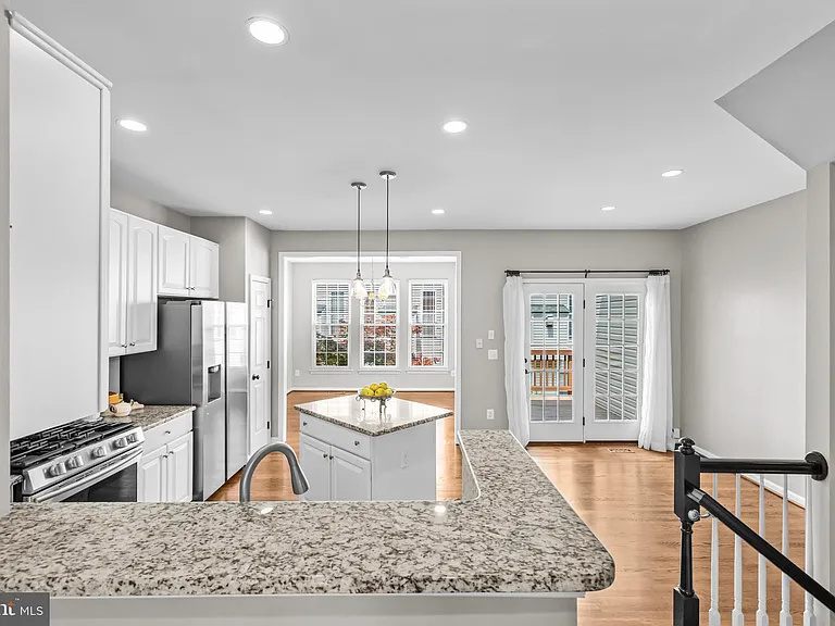 5011 Waple Ln — Photo 29