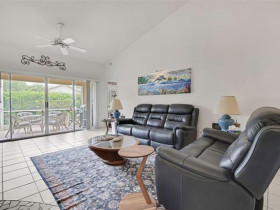 5th image of 6447 Pine Walk Dr