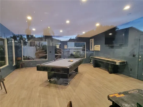 8250 Lankershim Blvd, North Hollywood, CA 91605