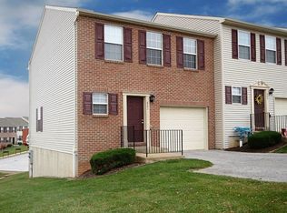 679 Danbury Dr, Red Lion, PA 17356