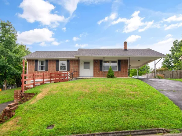 706 11th St, Radford, VA 24141