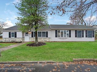 55 Wave St, Beachwood, NJ 08722