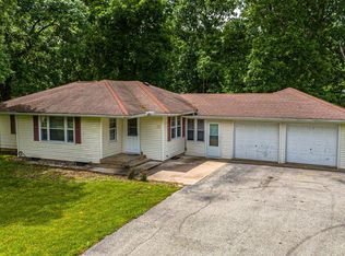 6257 N Oakley Rd E, Argenta, IL 62501