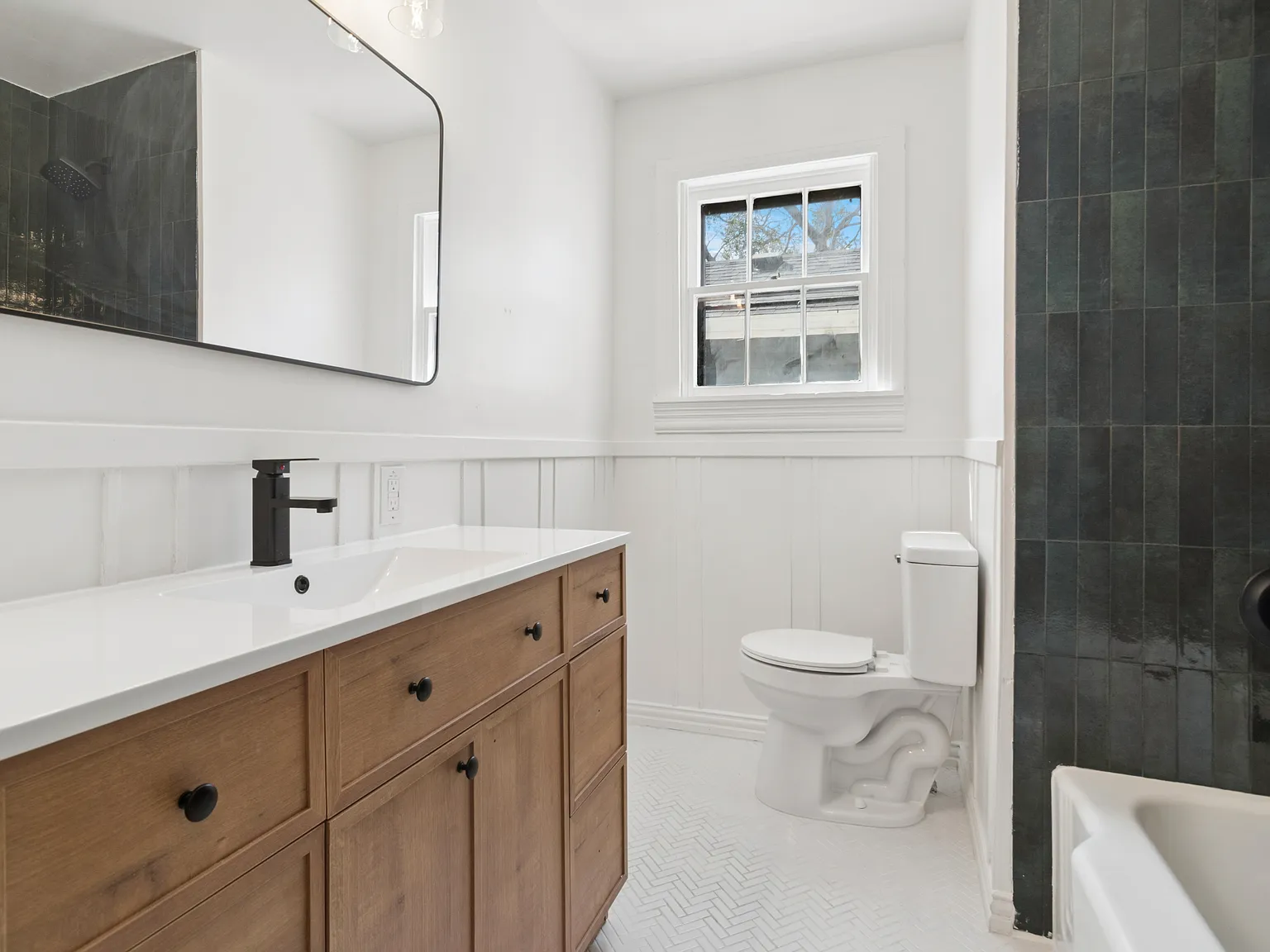3 bed, 1284 sqft, $2,300 — Photo 4