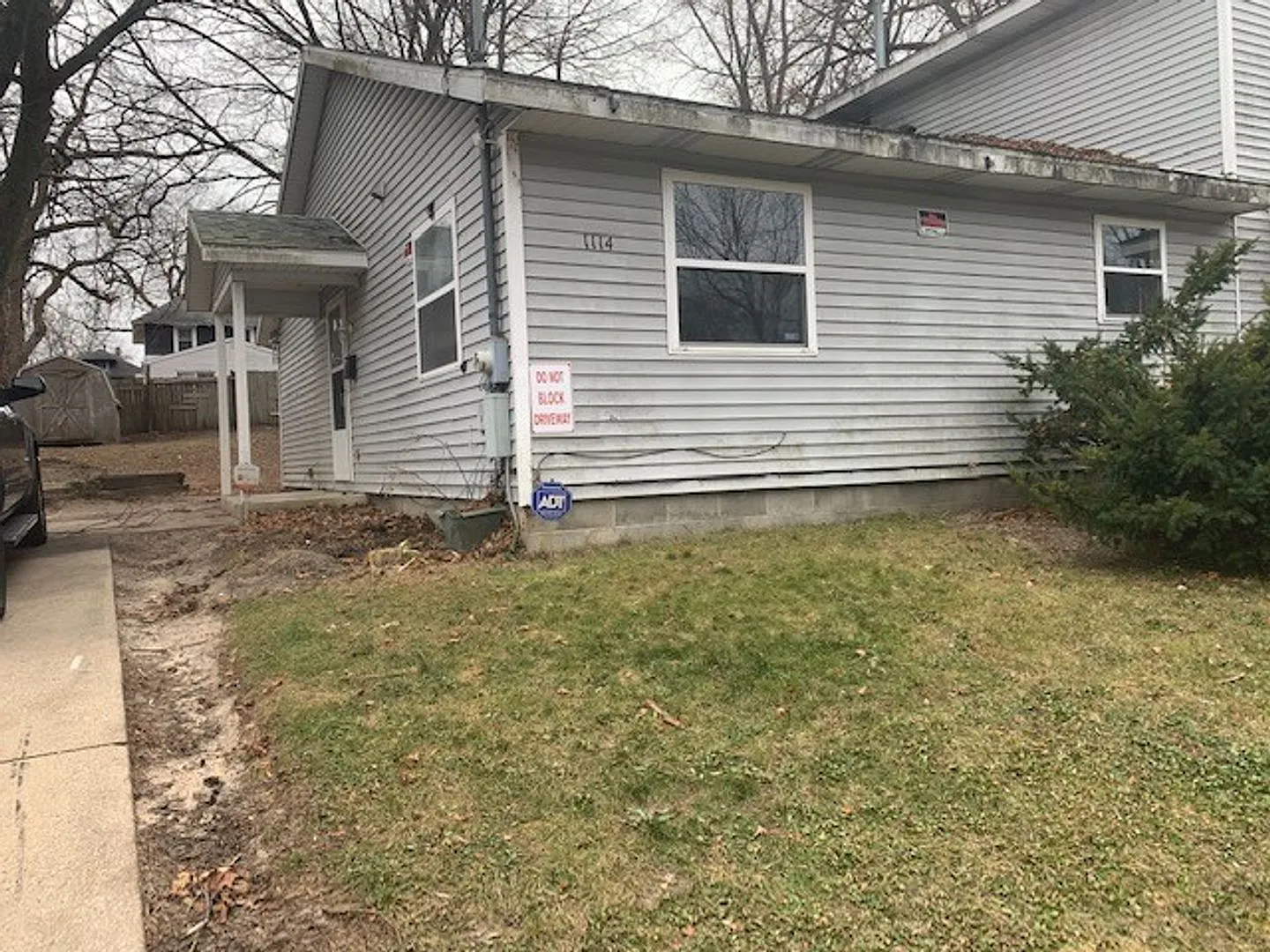 1114 Dunham SE — Photo 1