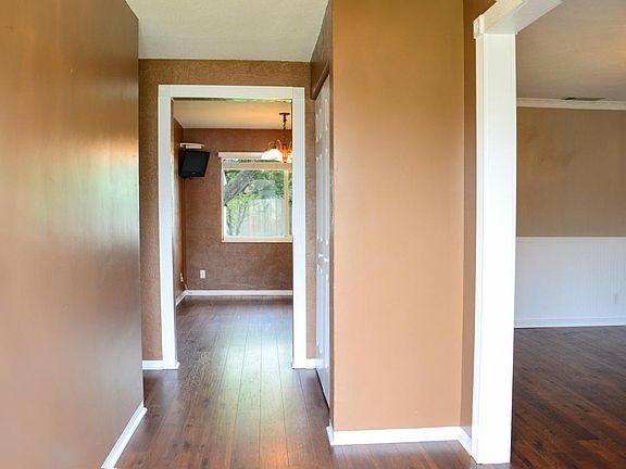 4th image of 107 Cambridge Dr