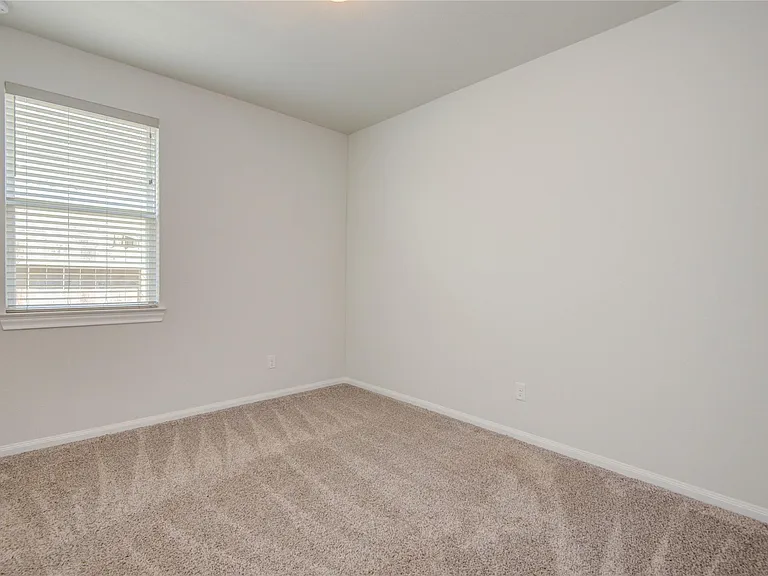 2425 Temple Crag Dr — Photo 21