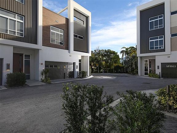2nd image of 275 Cosmopolitan Ct