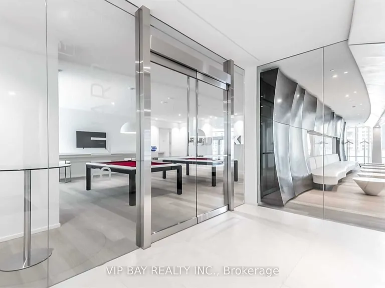1 Bloor St E #4802 — Photo 10