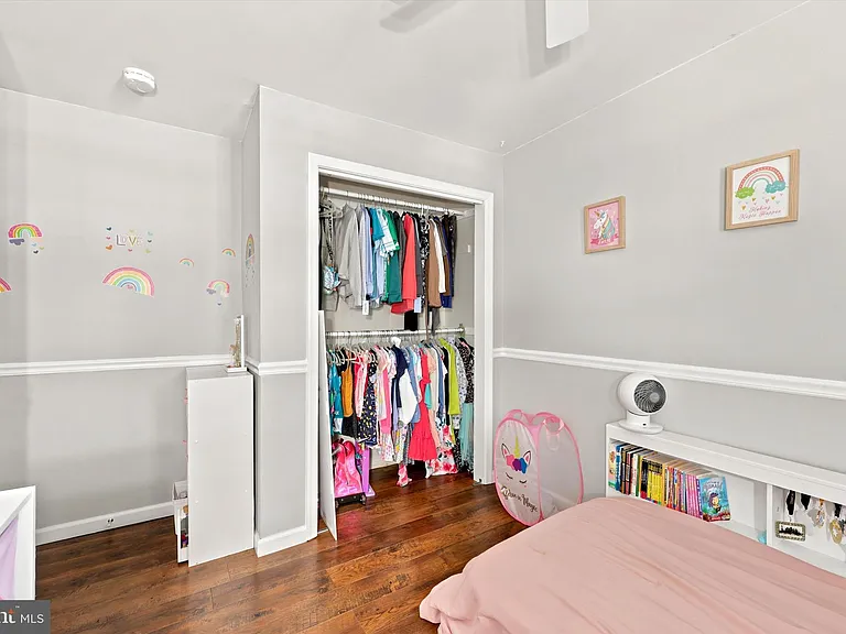 736 Village Ln — Photo 18