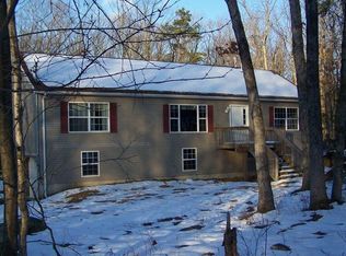 190 Lakewood Dr, Milford, PA 18337