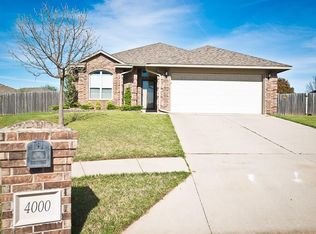 4000 Red Apple Ter, Moore, OK 73160