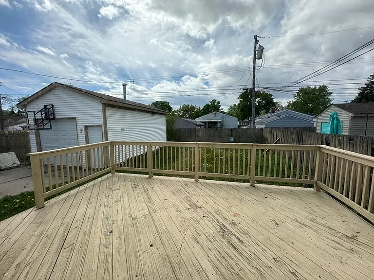 8716 Timken Ave — Photo 15