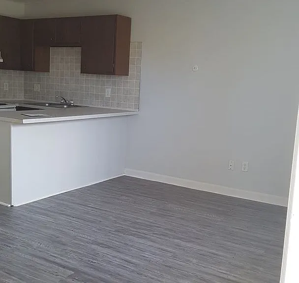 315 Green Valley Dr #64 — Photo 4