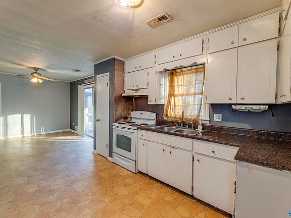 5th image of 1374 Gladden Ln W