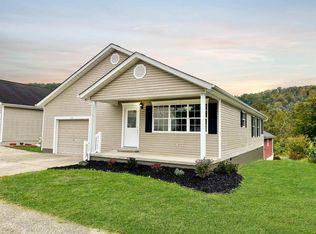 110 Palm Dr, Huntington, WV