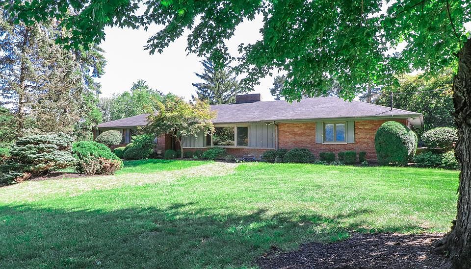 1st image of 3285 N Whitetree Cir