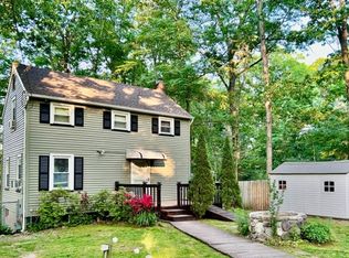 17 Highland Rd, Bloomingdale, NJ 07403