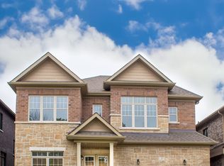 37 Calypso Ave, Springwater, ON L9X 2E3