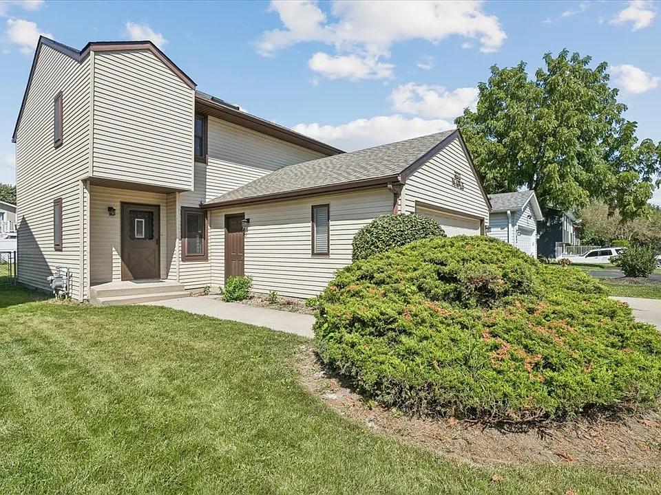 322 Maple Ln