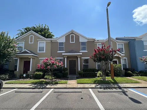 1245 Beckenham Way Photo 1