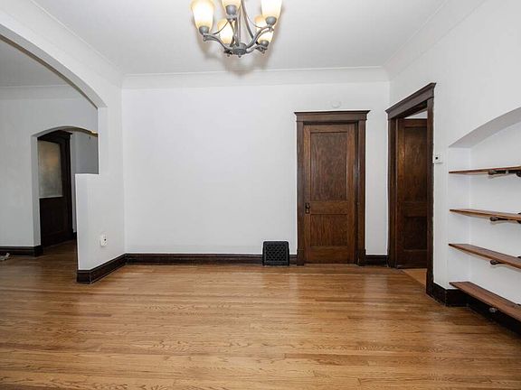 5th image of 5054 W Hutchinson St #1