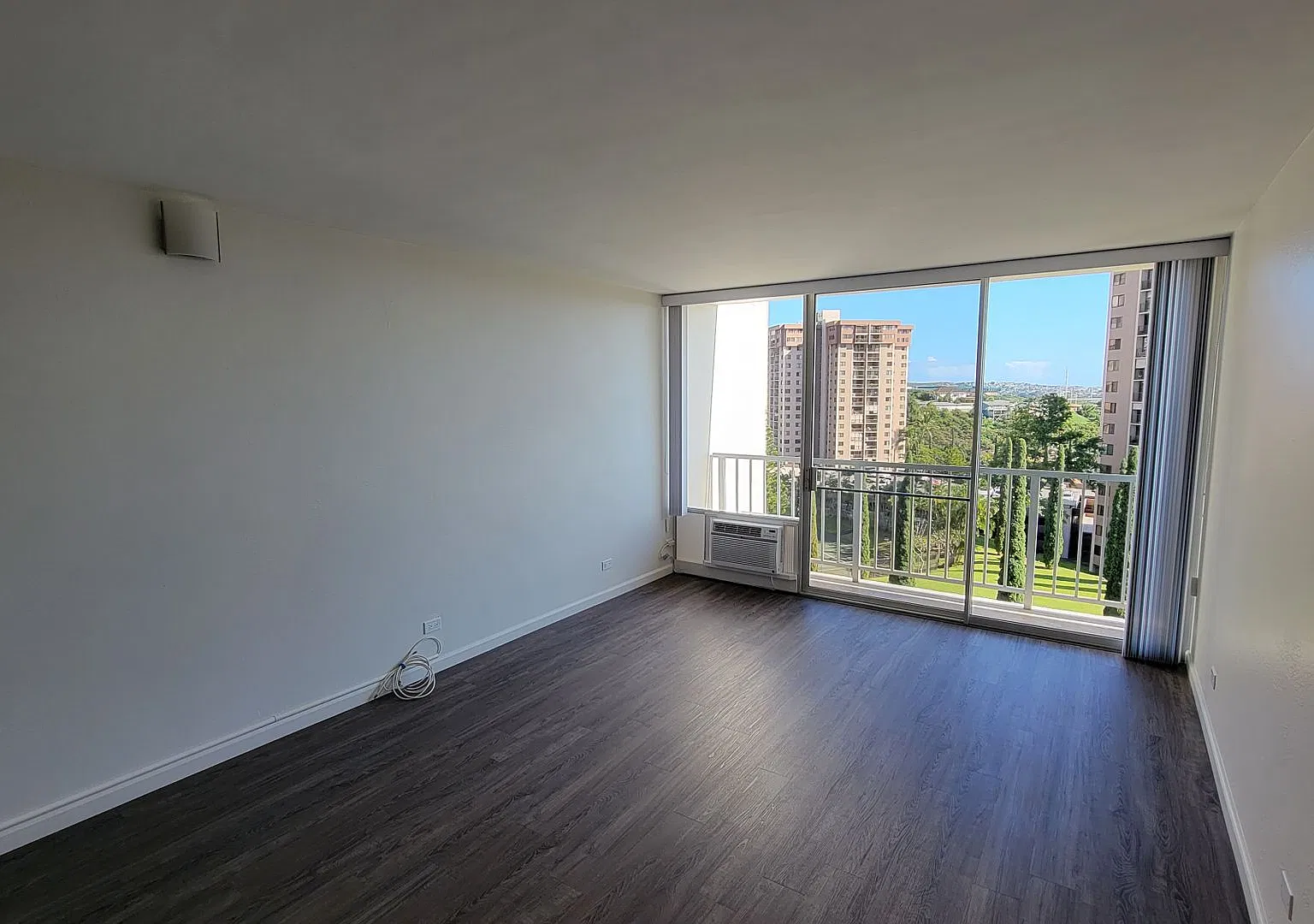 Pearl Two, Fully Remodeled 1 Bedroom Condo For Rent — Photo 4