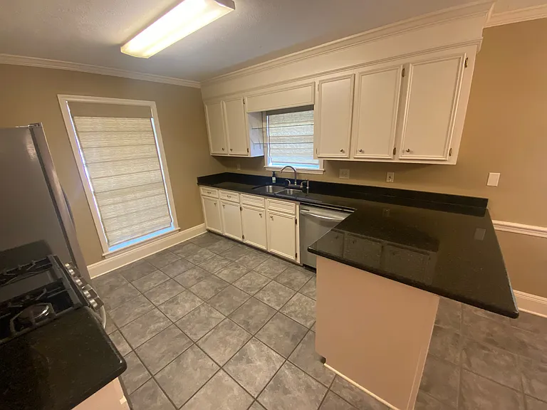81 Sunline Dr — Photo 8