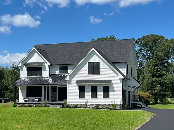 156 Brown Ave, Seekonk, MA 02771