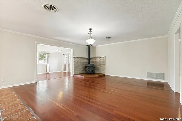 715 E Sunshine Dr — Photo 4