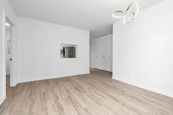 Sold by Manhattan Boutique Real Estate | media 1