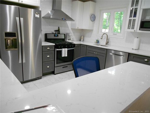 4th image of 12 Allendale Rd