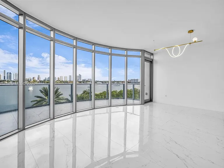17111 Biscayne Blvd #411 — Photo 5