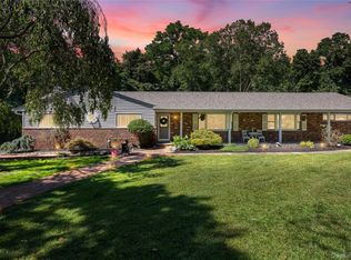 3 Five Acre Ct, Smithtown, NY 11787